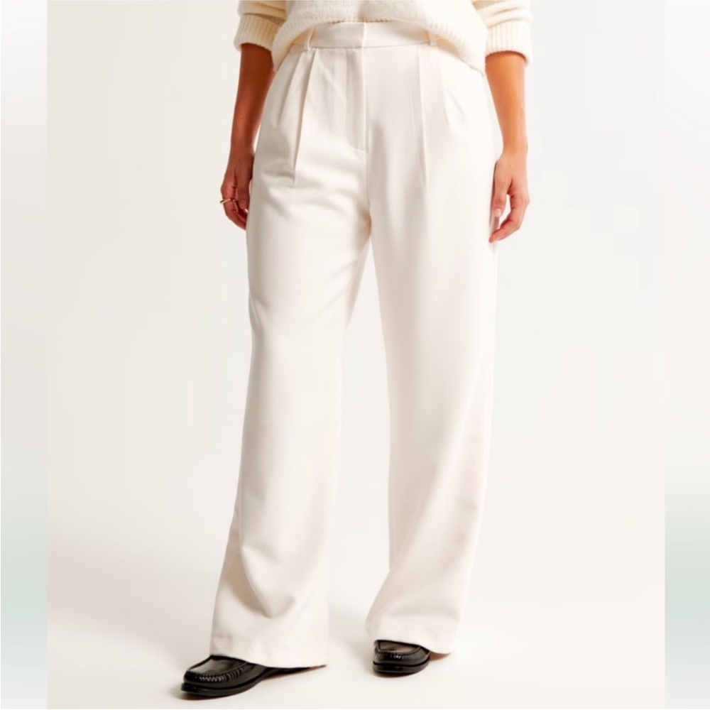 Abercrombie & Fitch Women's Wide Leg Trousers in Off-White